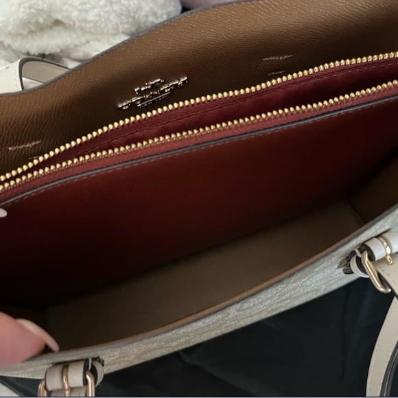 Coach mollie tote 25 signature canvas with crossbody cream and white color - Picture 3 of 5